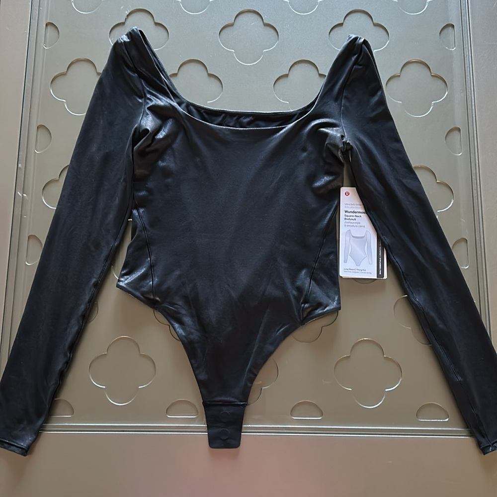 🆕 LULULEMON Nulu Square-Neck Long-Sleeve Bodysuit Luxe Shine Foil Black Size Sm